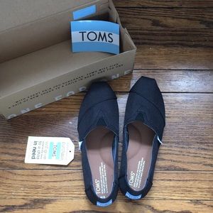 Black TOMS Women’s Alpargata Flat
